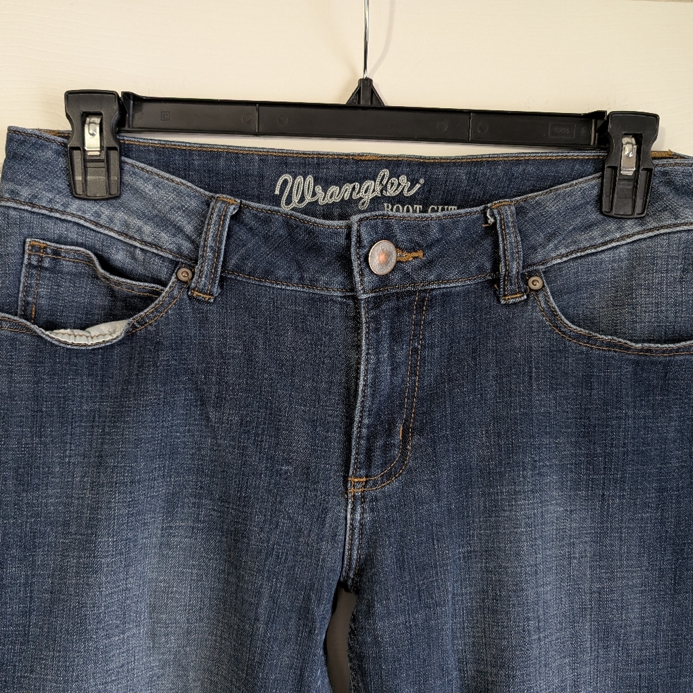 Wrangler Women's Mid Rise Bootcut Jeans Size 11x32 - Picture 2 of 6